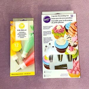 Set of Cupcake Decorating Tips and Disposable Bags
